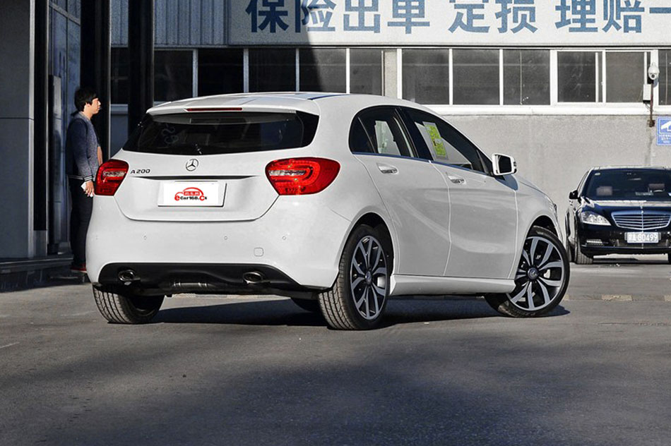 2015 A 200 