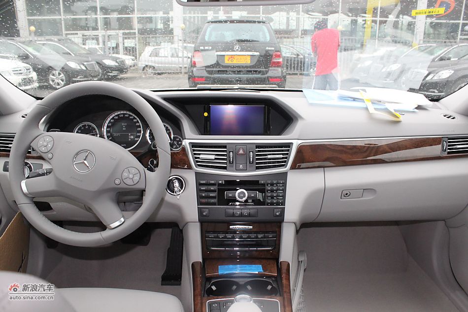 E300
