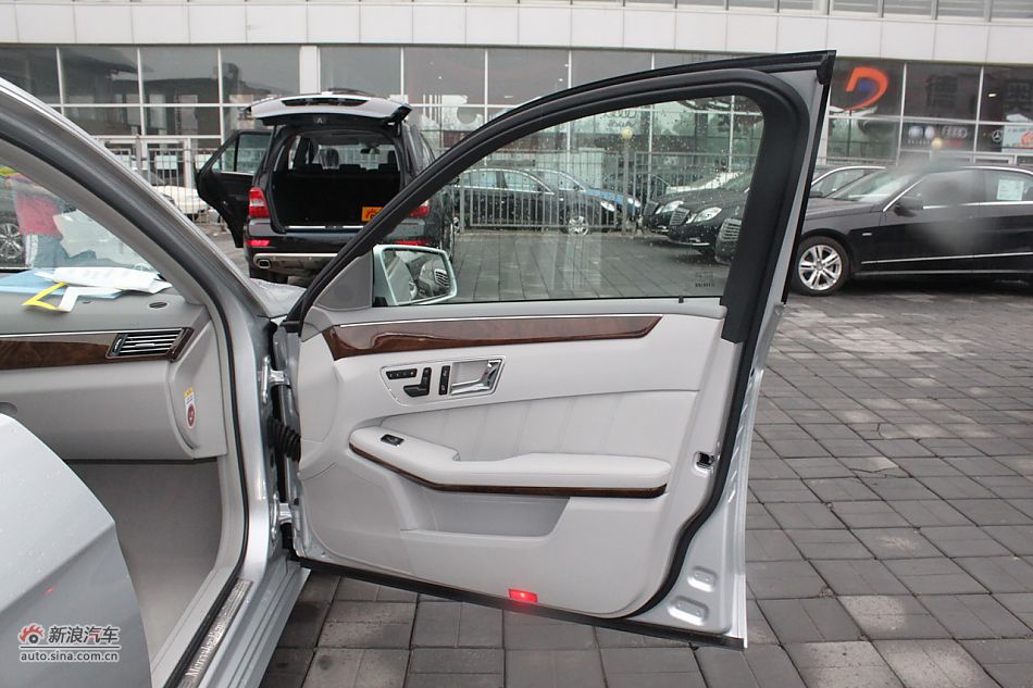 E300