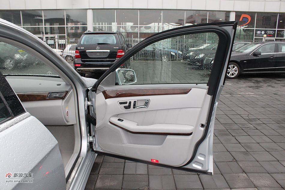 E300