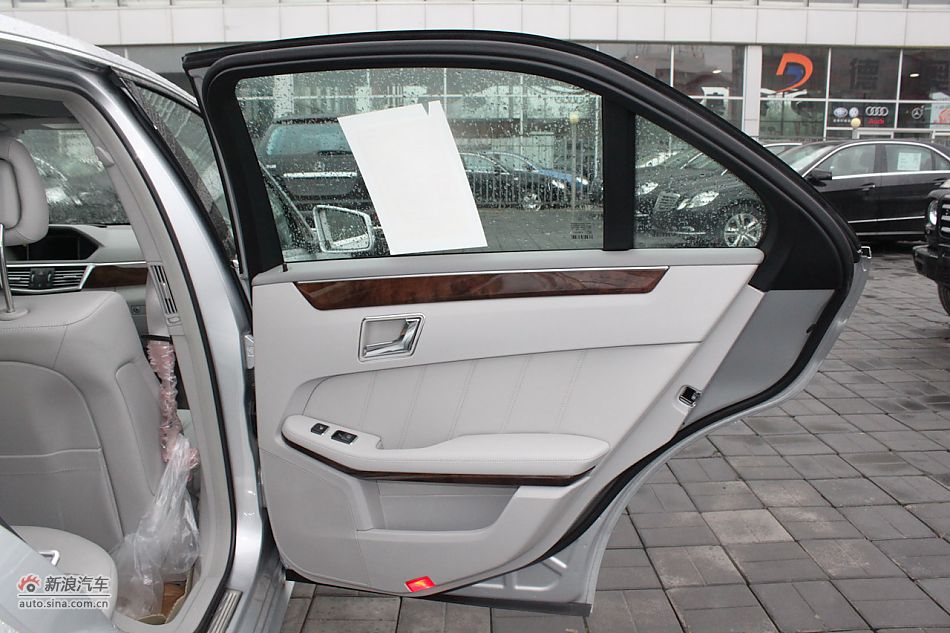 E300
