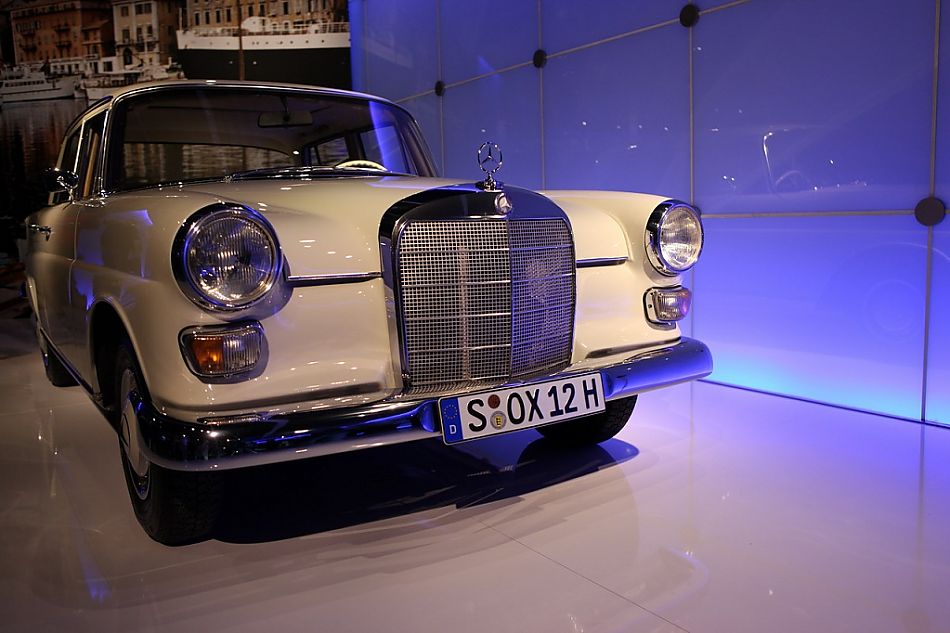 1953-1961 һE W120-W121