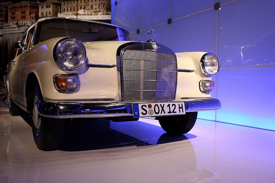 1953-1961 һE W120-W121