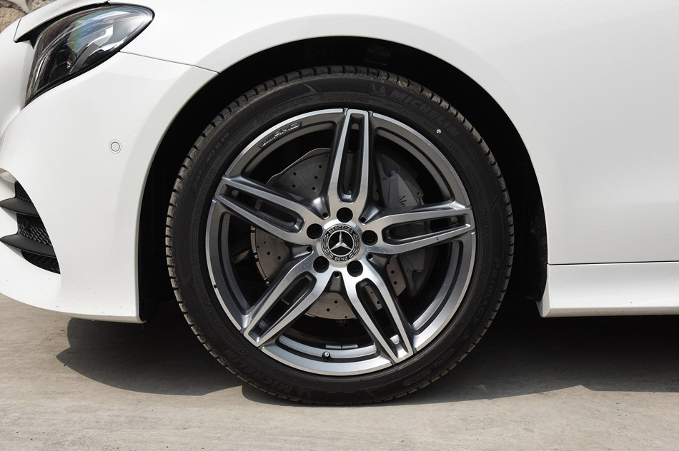 2018 E 200 4MATIC ܳ ϸ
