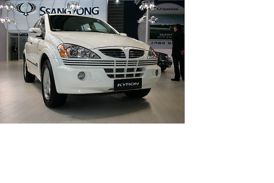 ˫kyron SUV