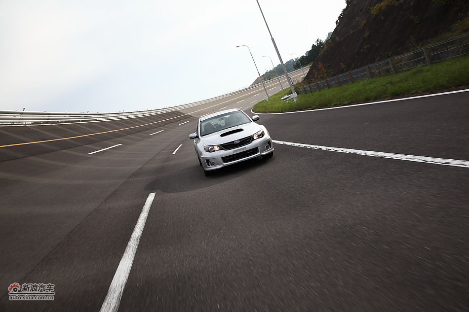 ˹³WRX STI