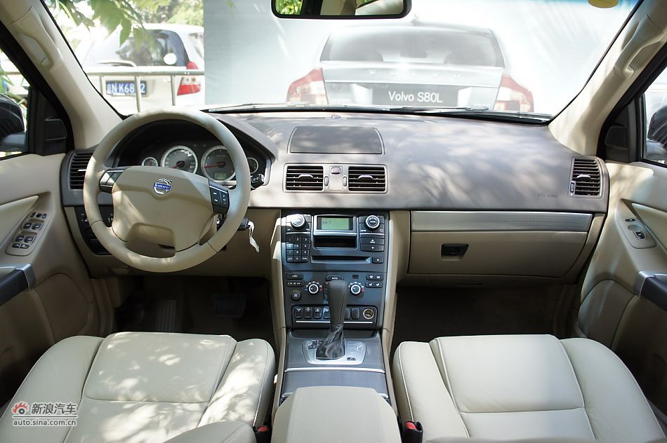 2012ֶXC90