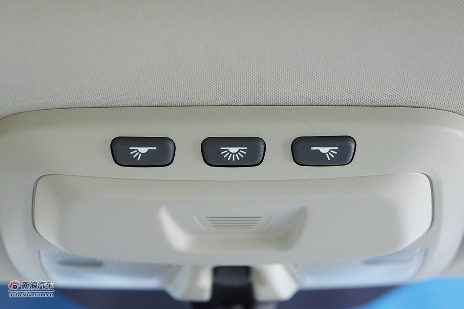 2012ֶXC90