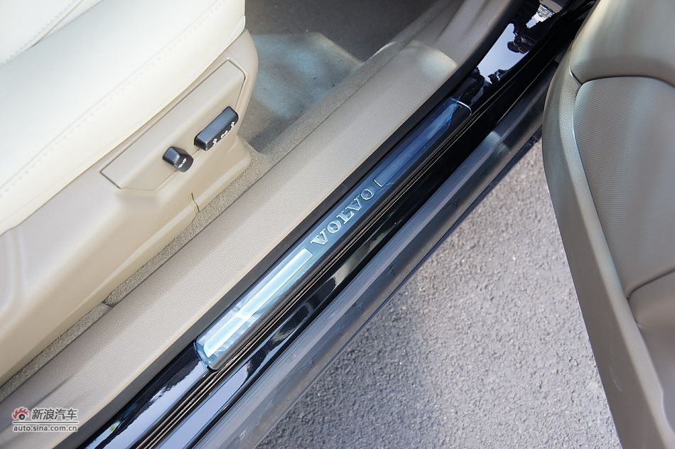 2012ֶXC90