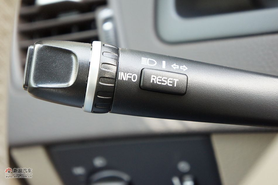 2012ֶXC90