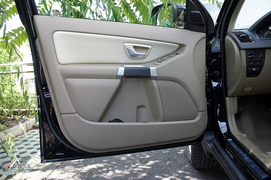 2012ֶXC90