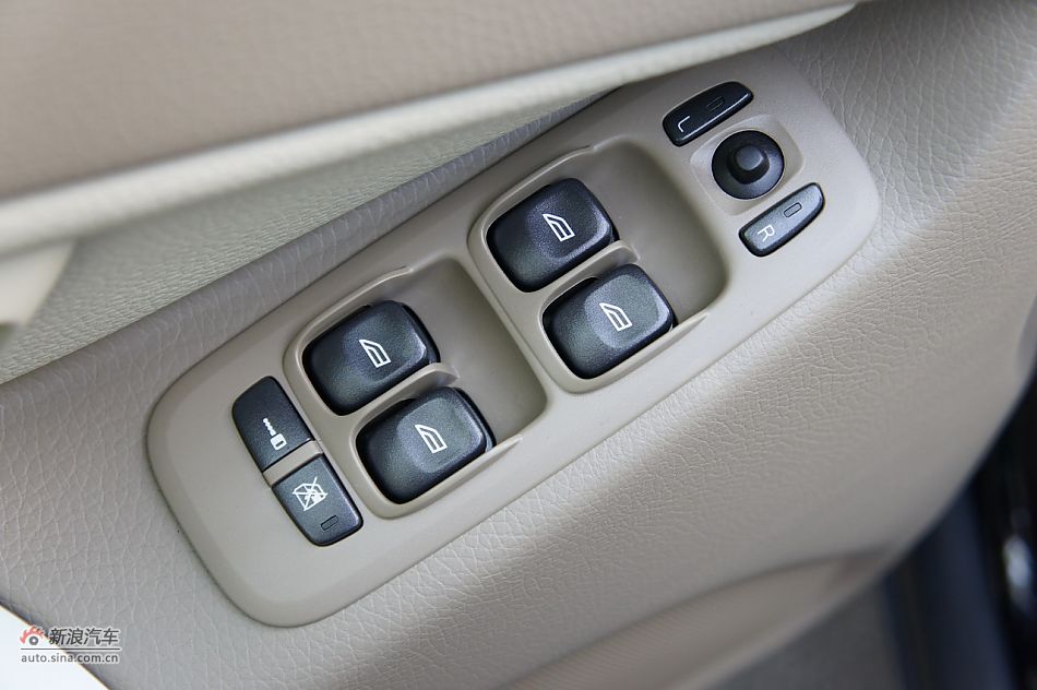 2012ֶXC90