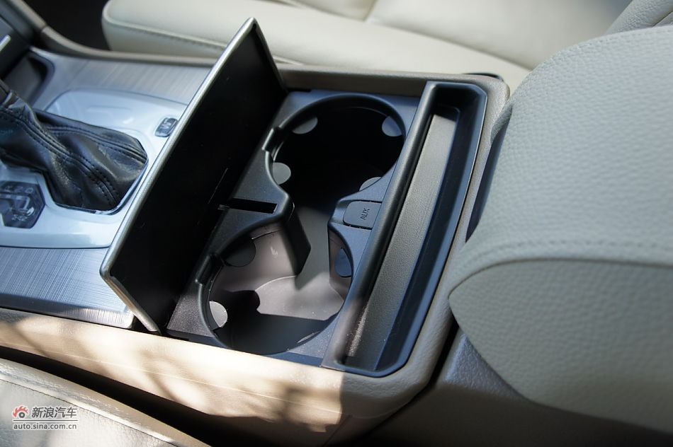 2012ֶXC90