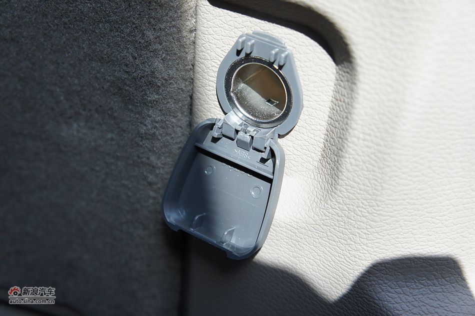 2012ֶXC90