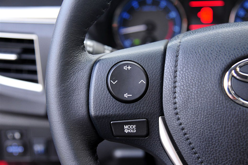 2014 1.6L ֶGLX-i 