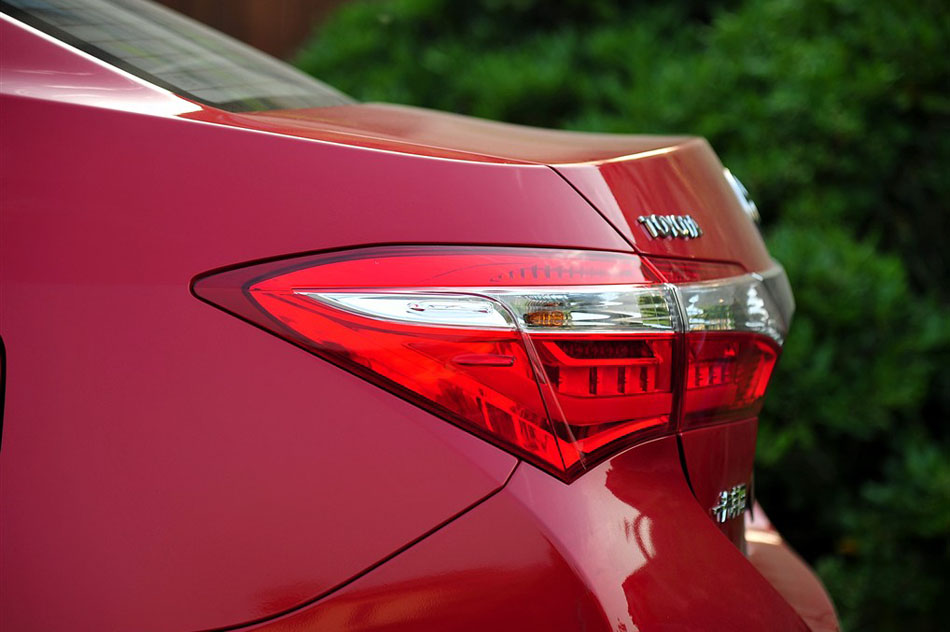 2014 1.6L ֶGLX-i  