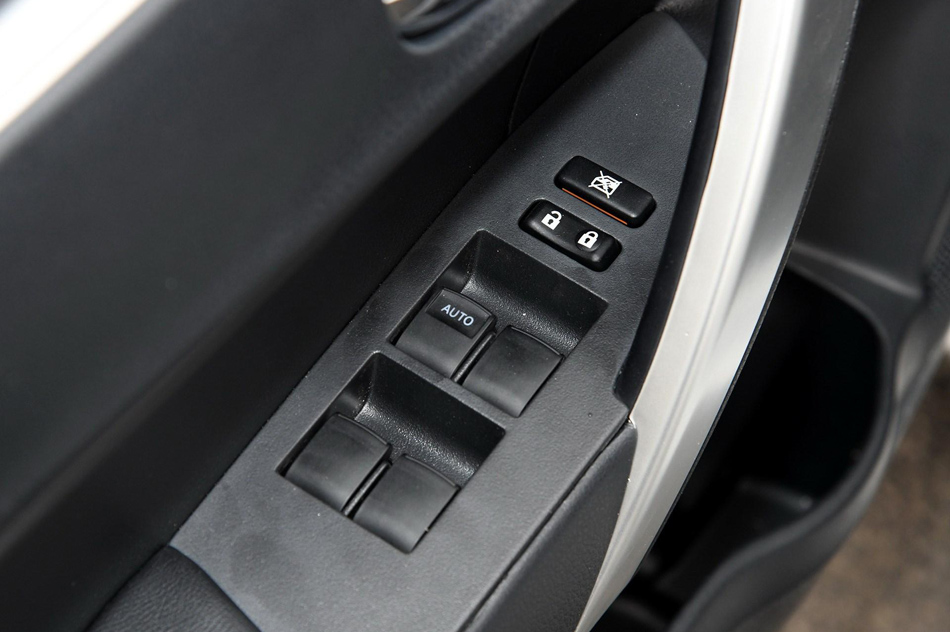 2018 ˫ 1.8L E-CVTа οռ