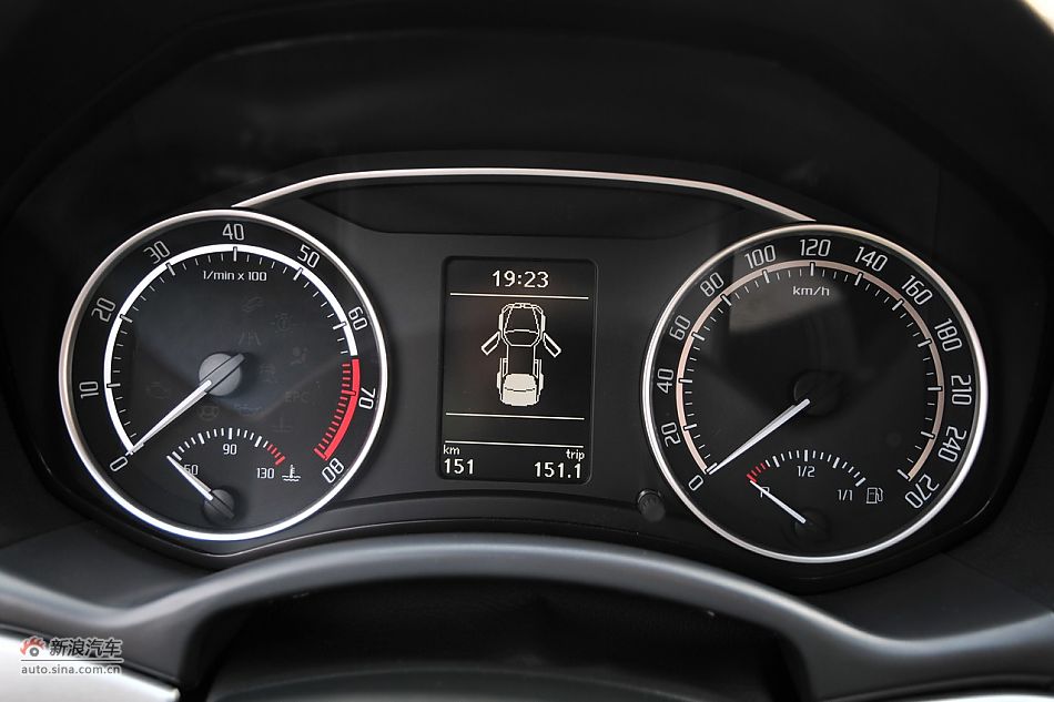 2010RS 2.0TSI+6DSG