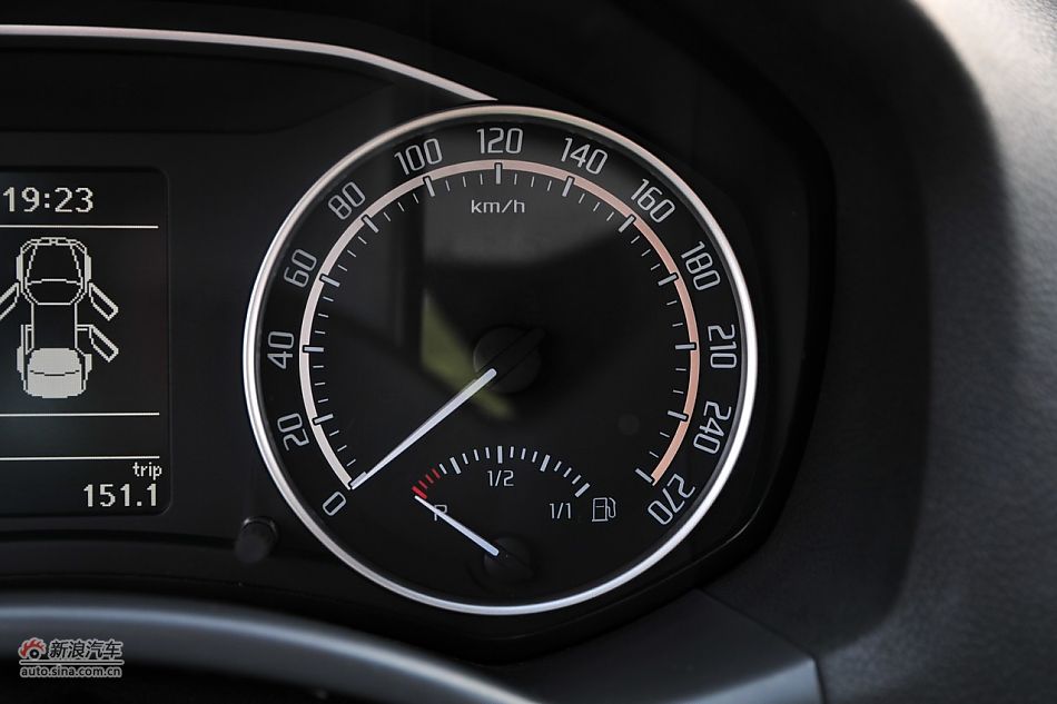 2010RS 2.0TSI+6DSG