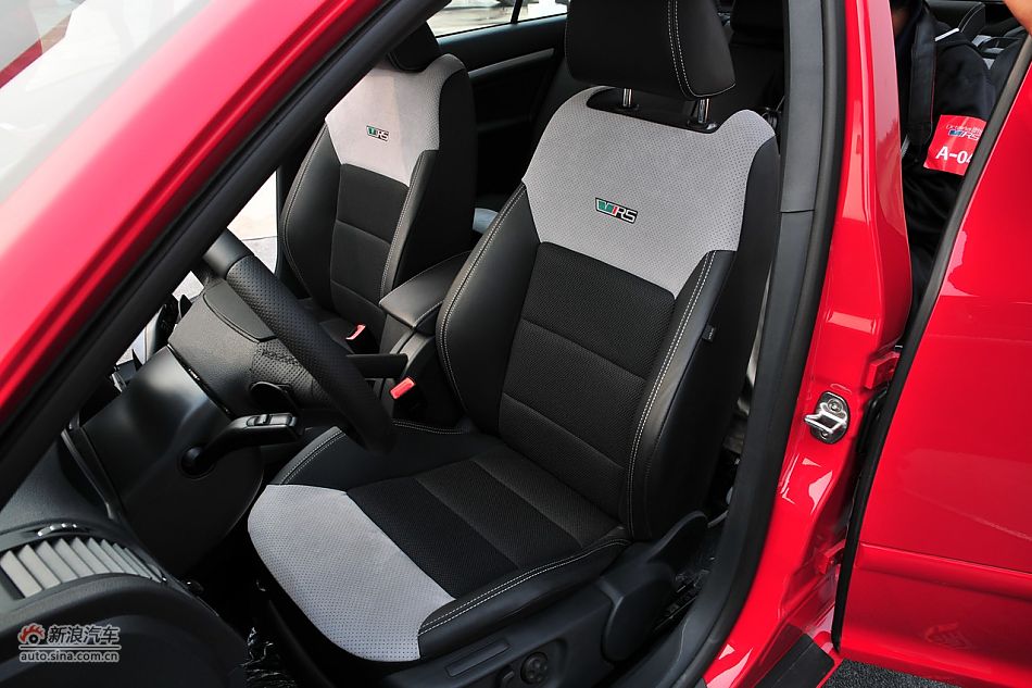 2010RS 2.0TSI+6DSG