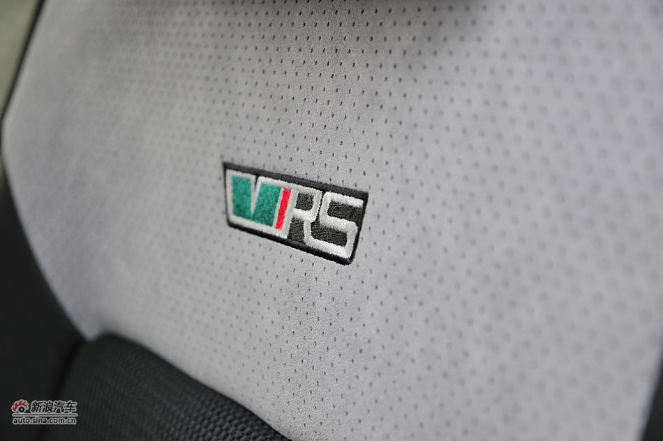 2010RS 2.0TSI+6DSG