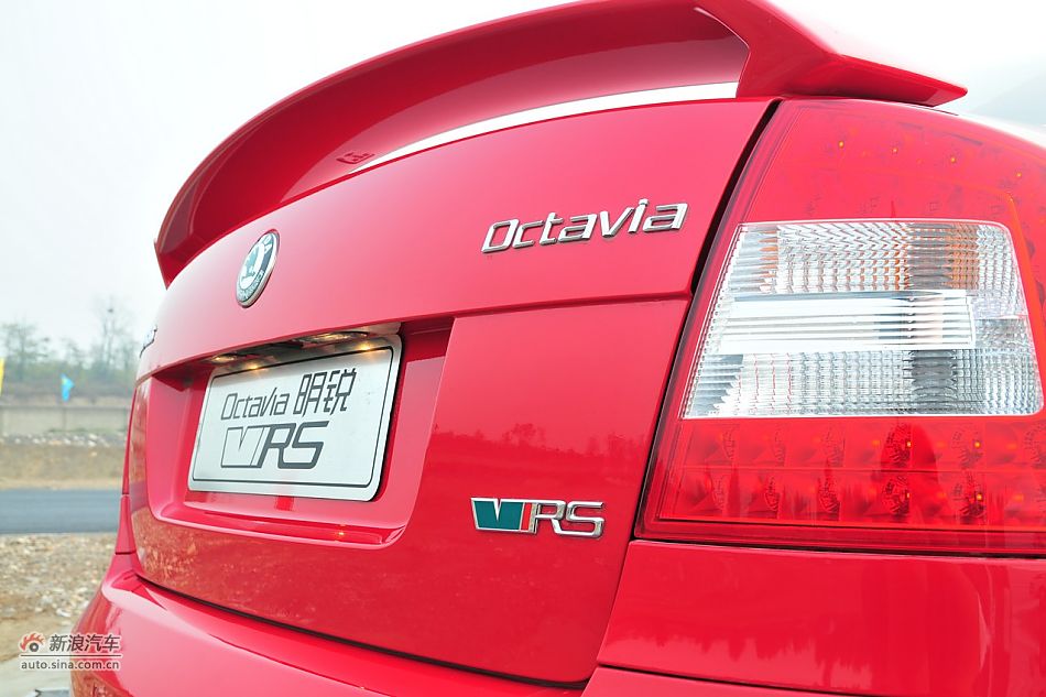 2010RS 2.0TSI+6DSG