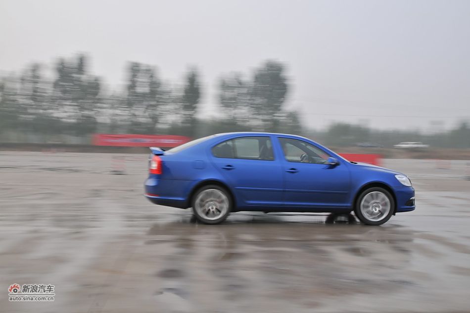 2010RS 2.0TSI+6DSG