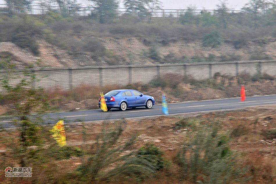 2010RS 2.0TSI+6DSG