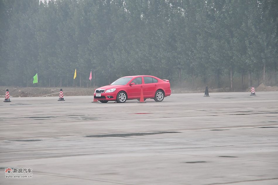 2010RS 2.0TSI+6DSG