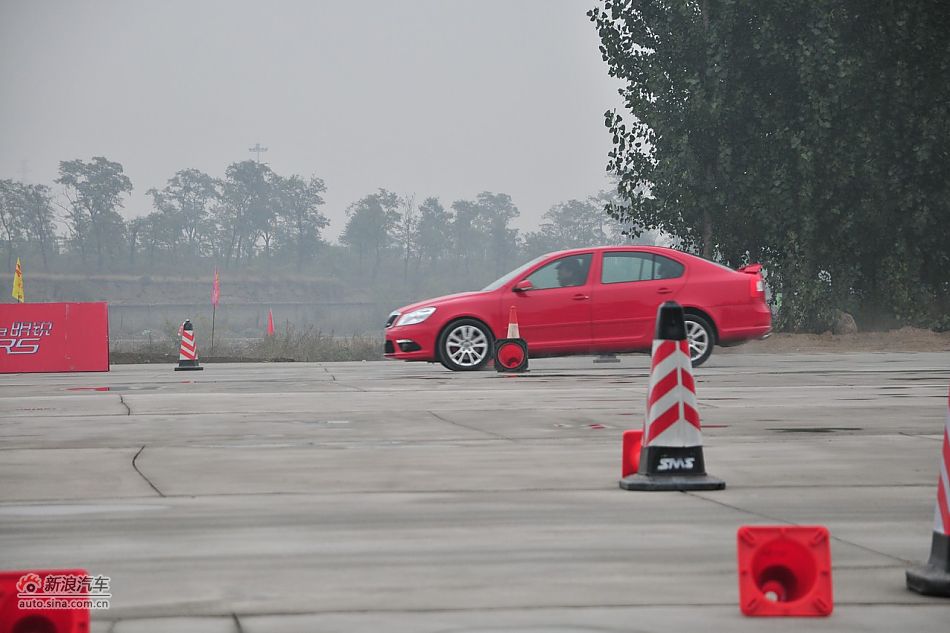 2010RS 2.0TSI+6DSG