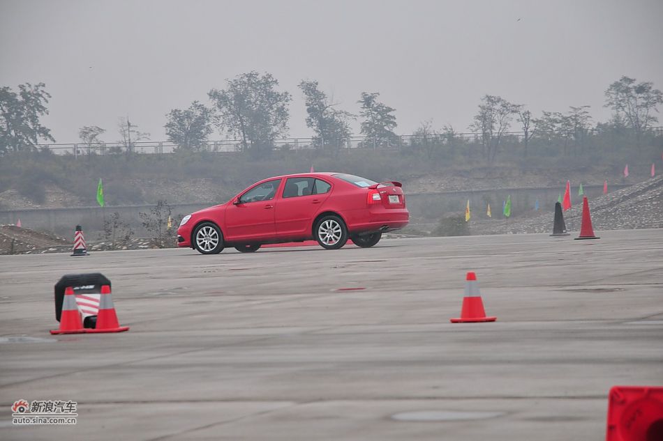2010RS 2.0TSI+6DSG