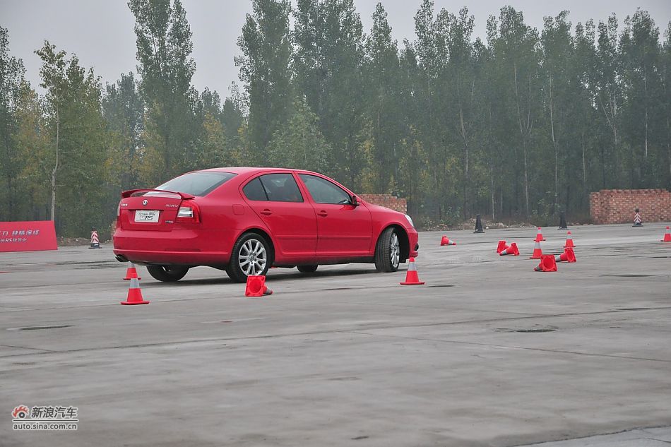 2010RS 2.0TSI+6DSG