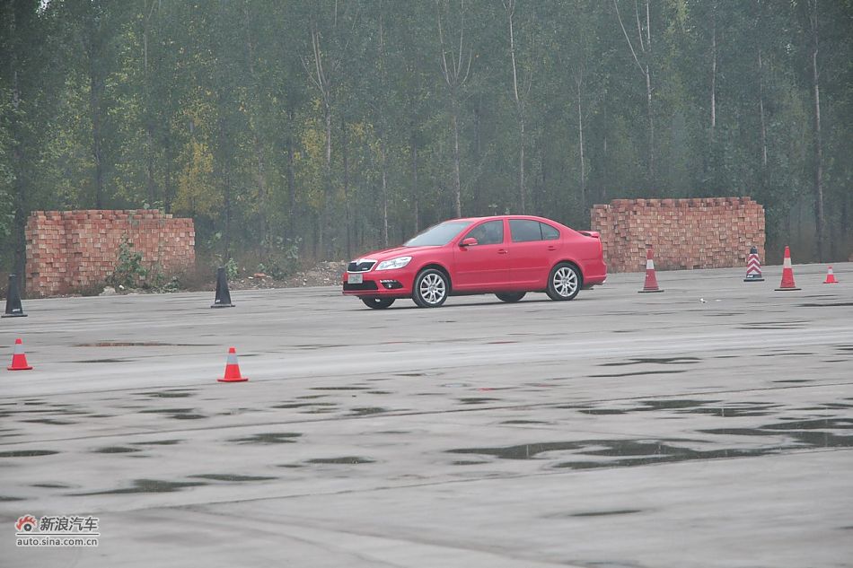 2010RS 2.0TSI+6DSG