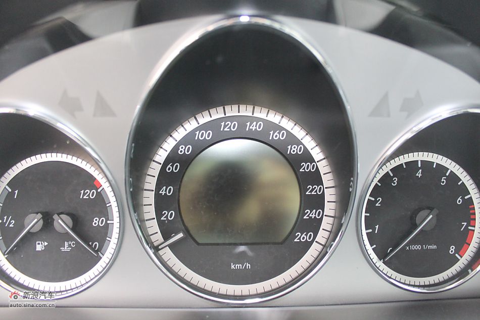 2010C260 CGI
