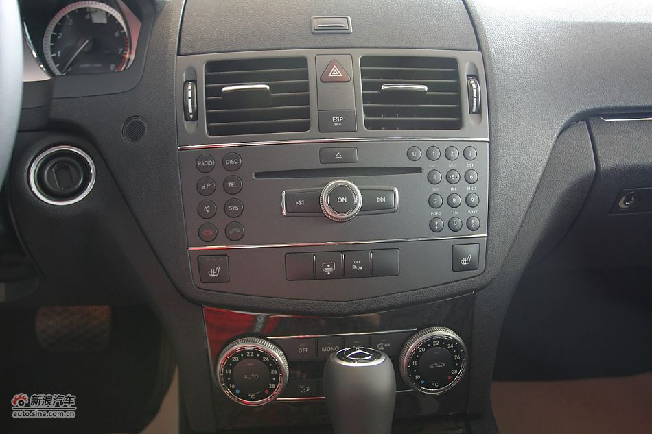 2010C260 CGI