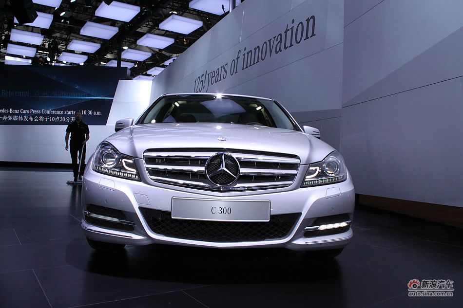 C300