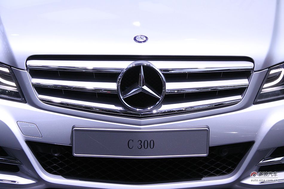 C300