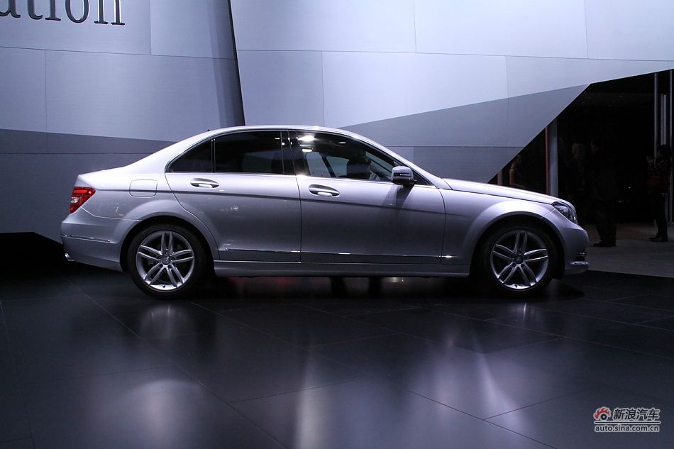 C300