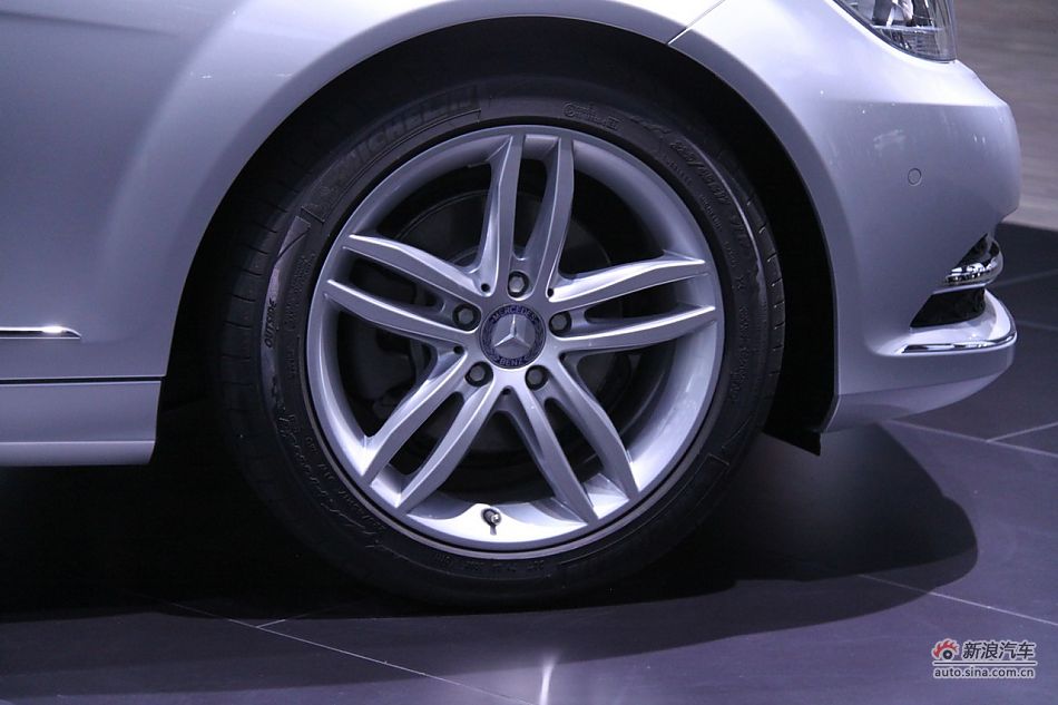 C300