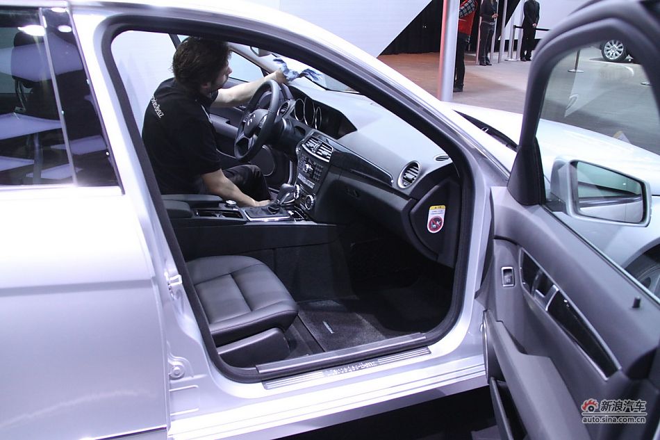 C300