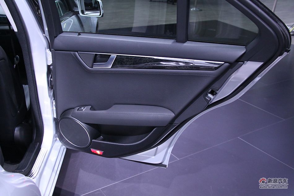 C300