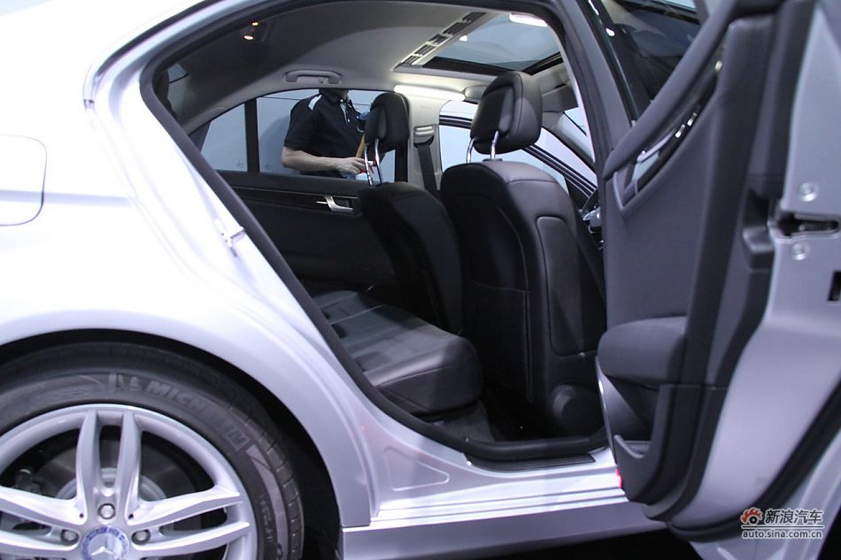 C300