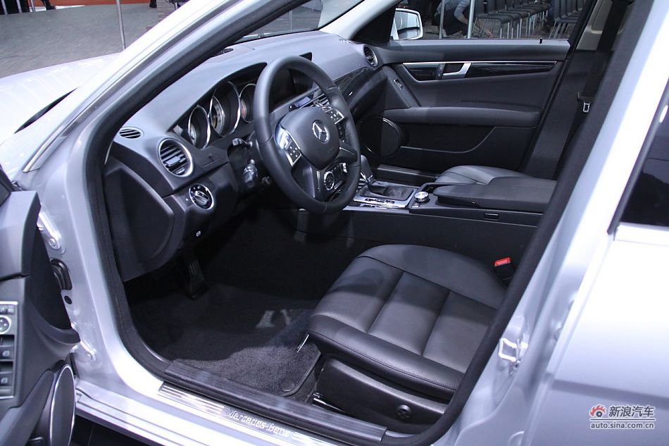 C300