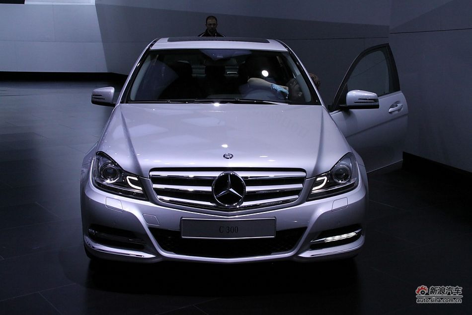 C300