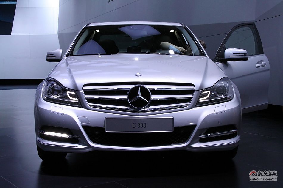 C300