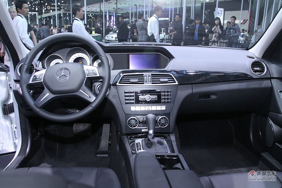 C300