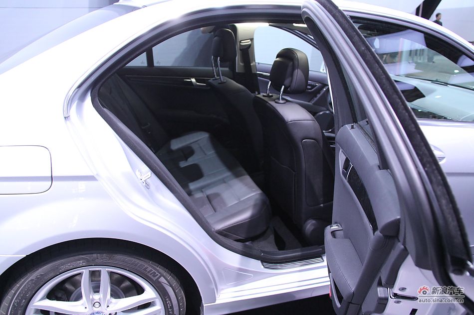 C300