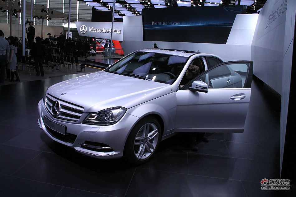 C300