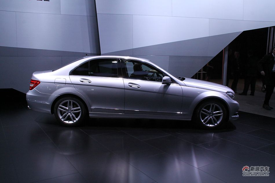 C300