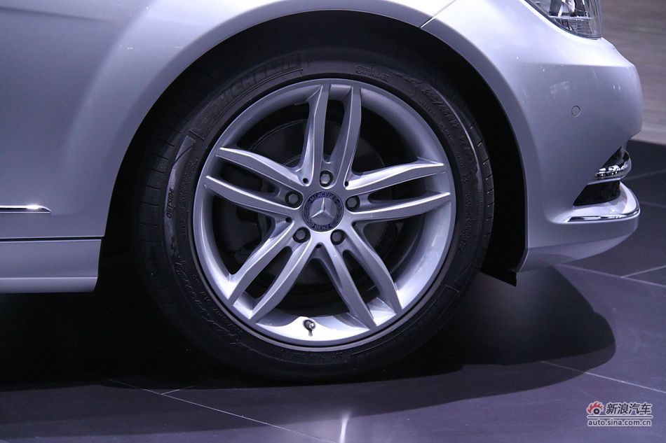 C300